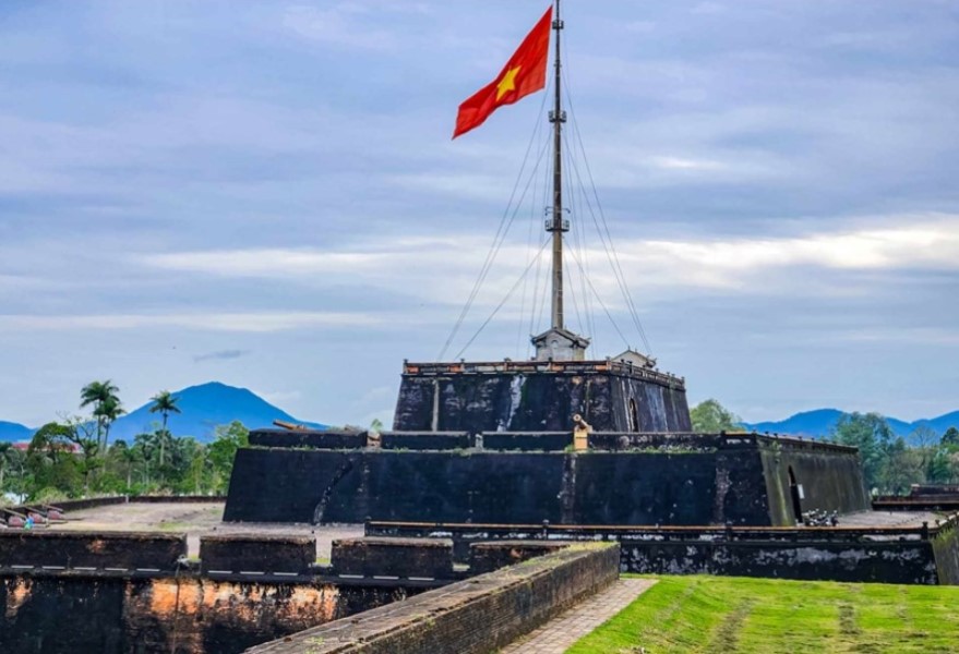 Hue Flag Tower- Hue Top Tours