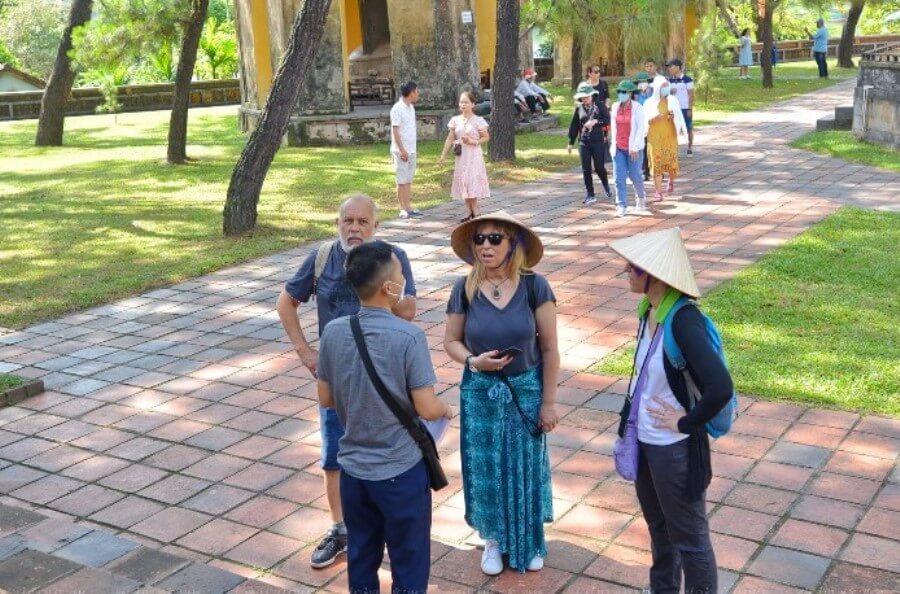 Thien Mu Pagoda Dress Code- Hue Top Tours