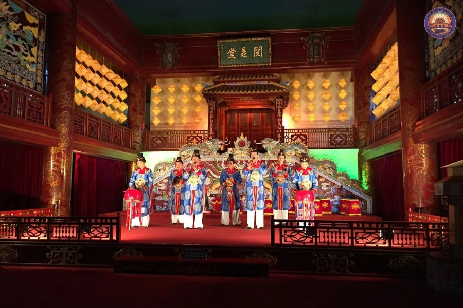 Duyet Thi Duong Royal Theater Art Performance—Hue Top Tours