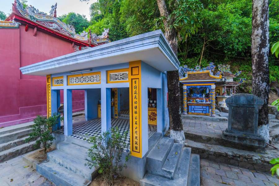 Hon Chen Temple- Hue Top Tours