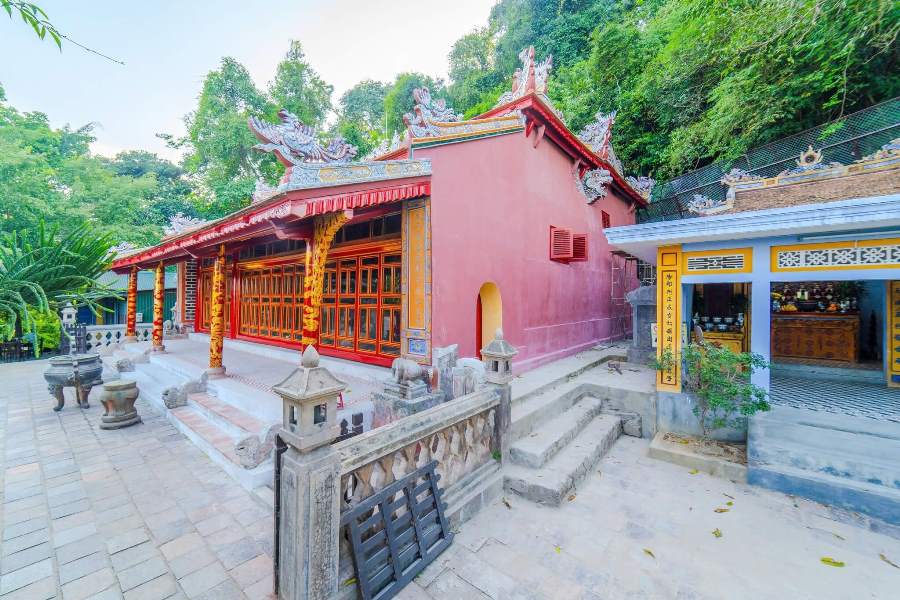Hon Chen Temple- Hue Top Tours