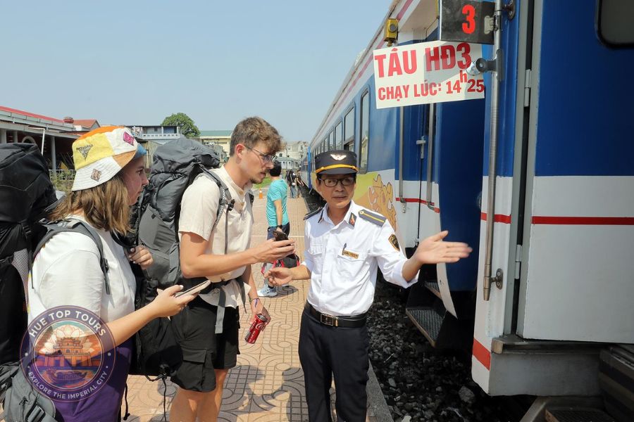 Tourists checking in to HD3 train