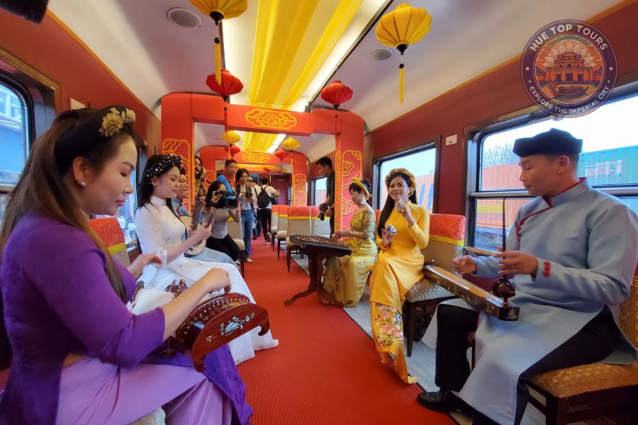 Hue traditional music performance onboard