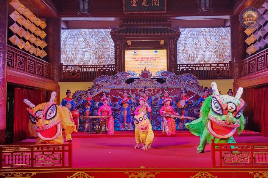 Duyet Thi Duong Theater - Hue Top Tours
