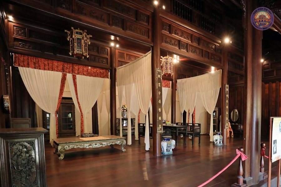 Tho Ninh Palace (the bedroom) - Hue Top Tours