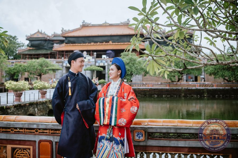 Nguyen Dynasty Clothes - Hue Top Tours