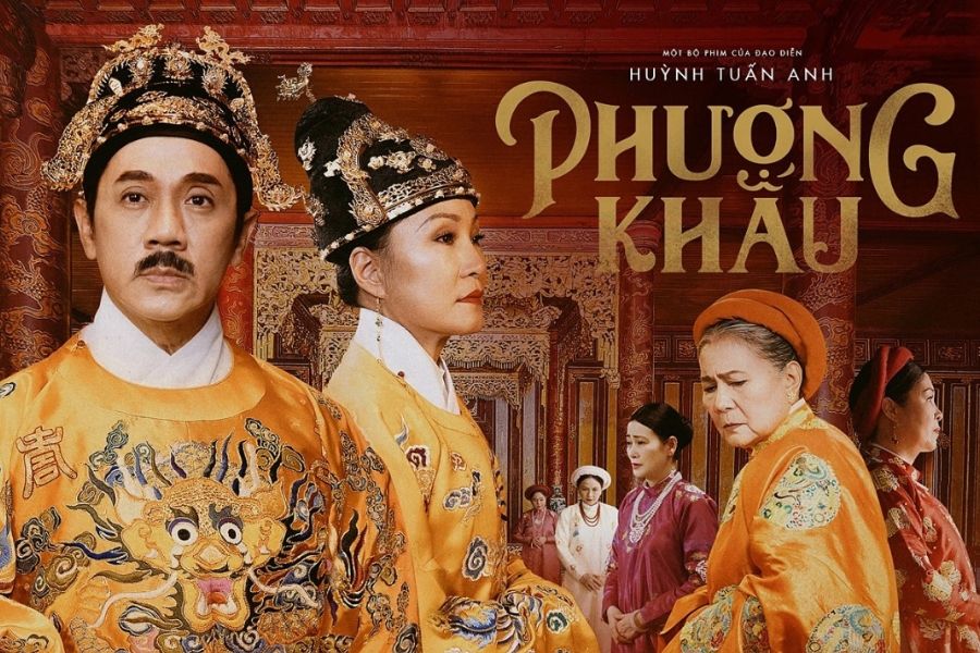 Nguyen Dynasty Clothes - Hue Top Tours