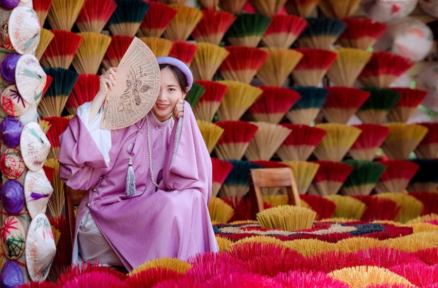 Sinh Folk Painting Village- Hue Top Tours