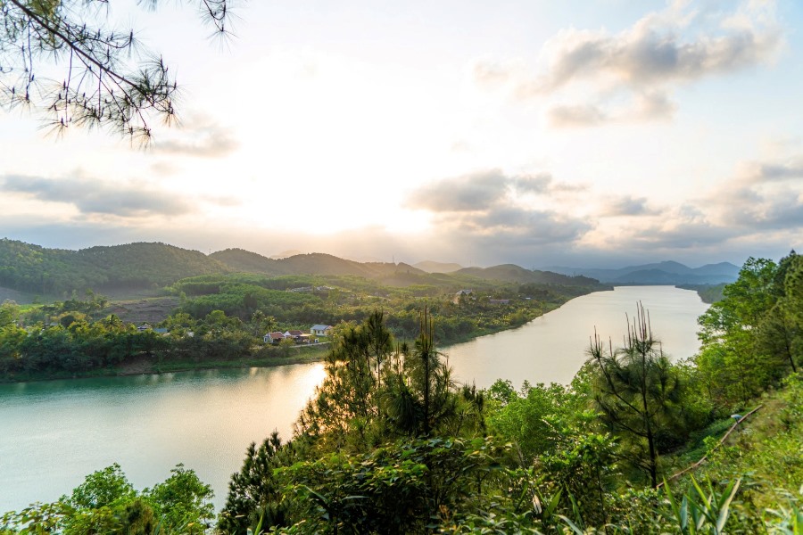 Vong Canh Hill- Hue Top Tours