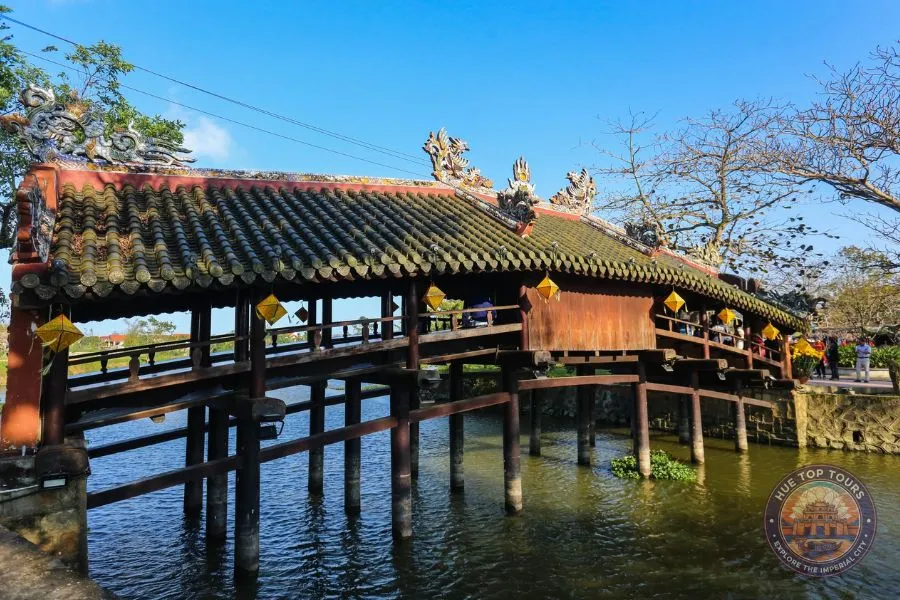 House above bridge structure