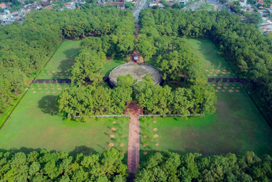 Nam Giao Esplanade- Hue Top Tours