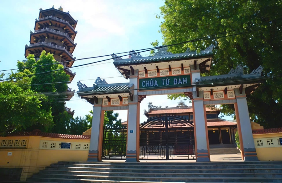 Tu Dam Pagoda- Hue Top Tours