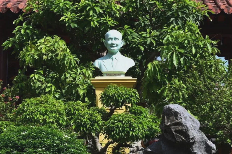 Tu Dam Pagoda- Hue Top Tours