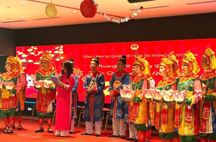 Hue Royal Court Music- Hue Top Tours