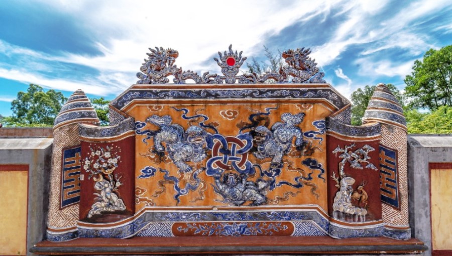 Duc Duc Tomb- Hue Top Tours