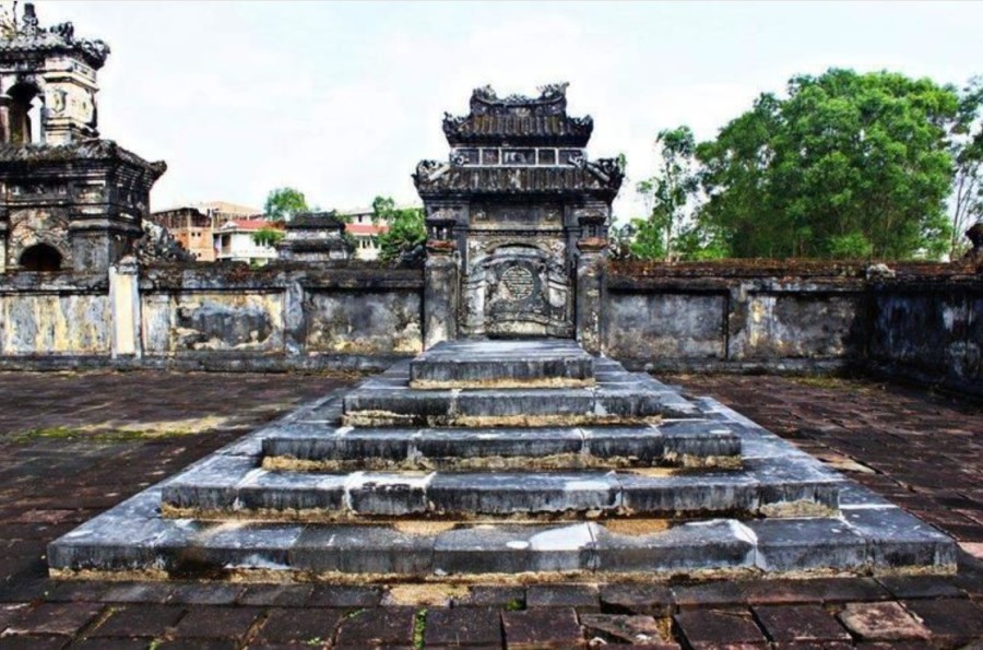 Duc Duc Tomb- Hue Top Tours