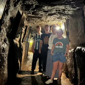 Hue To Vinh Moc Tunnels Luxury Car - Hue Top Tours