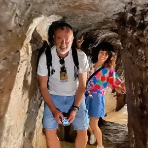 Hue To Vinh Moc Tunnels Luxury Car - Hue Top Tours