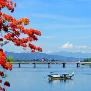 Limousine Hue to Dalat - Hue Top Tours