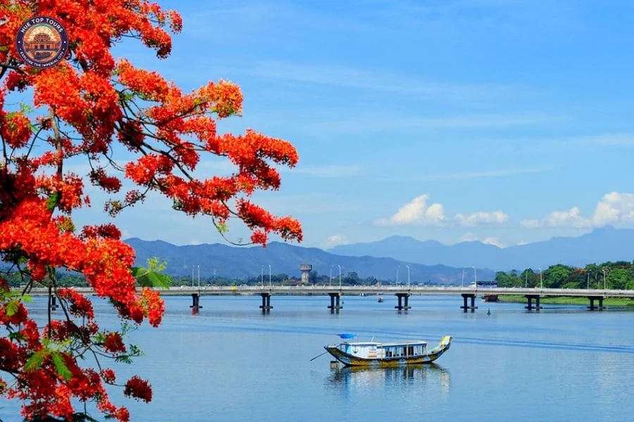 Limousine Hue to Dalat - Hue Top Tours